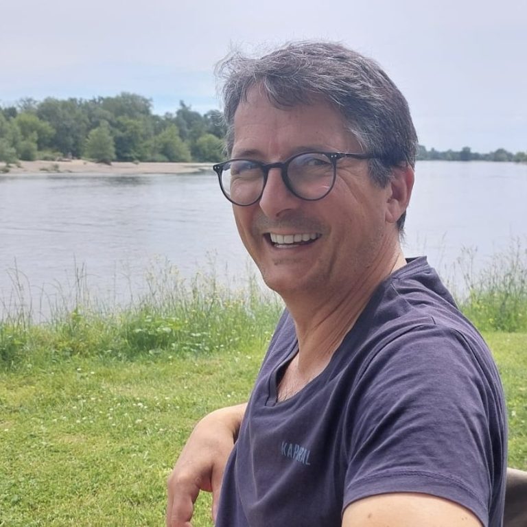 Portrait du fondateur d’AGREHA, expert en rénovation à Sainte-Sévère-sur-Indre